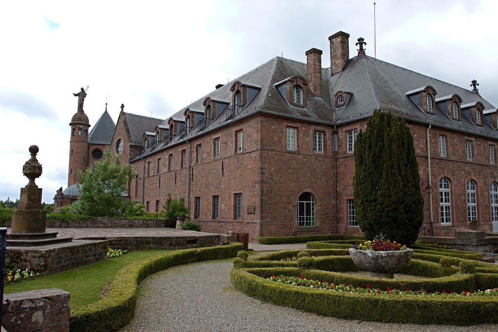 le mont Sainte-Odile Sainte Odile klooster hdr abbaye abdij kerk elzas france frankrijk sint odilia